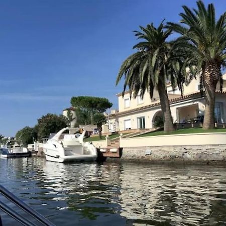 شقة Empuriabrava, T2 Avec Piscine, Terrasse, Barbecue المظهر الخارجي الصورة