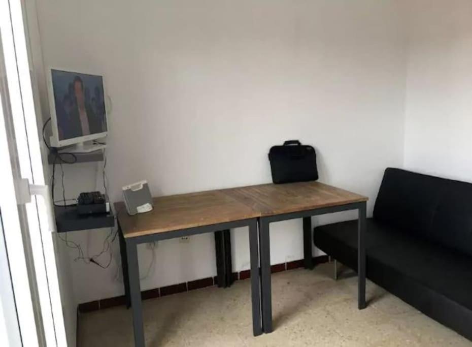 شقة Empuriabrava, T2 Avec Piscine, Terrasse, Barbecue المظهر الخارجي الصورة