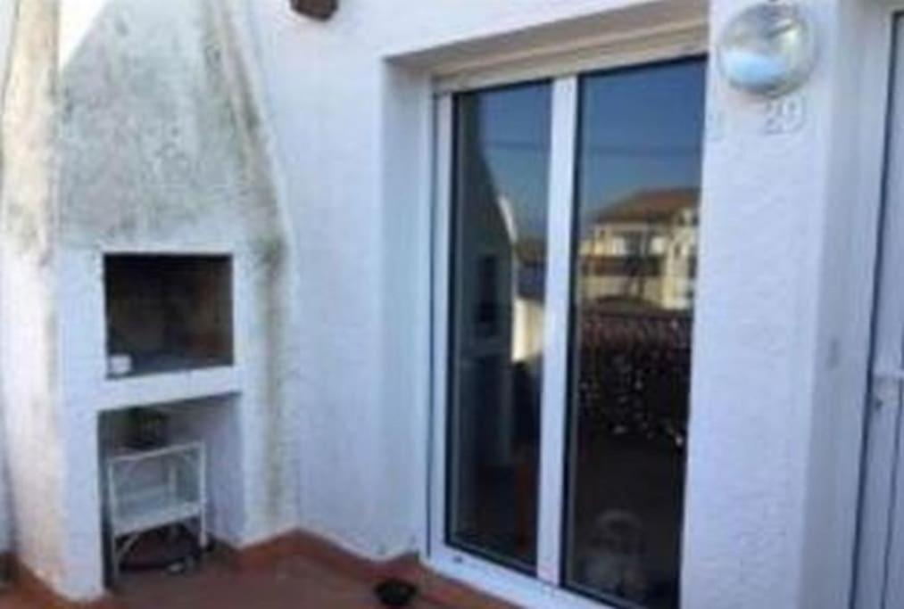شقة Empuriabrava, T2 Avec Piscine, Terrasse, Barbecue المظهر الخارجي الصورة