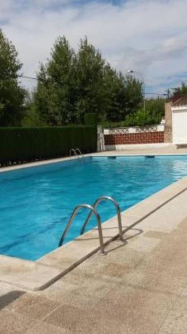 شقة Empuriabrava, T2 Avec Piscine, Terrasse, Barbecue المظهر الخارجي الصورة